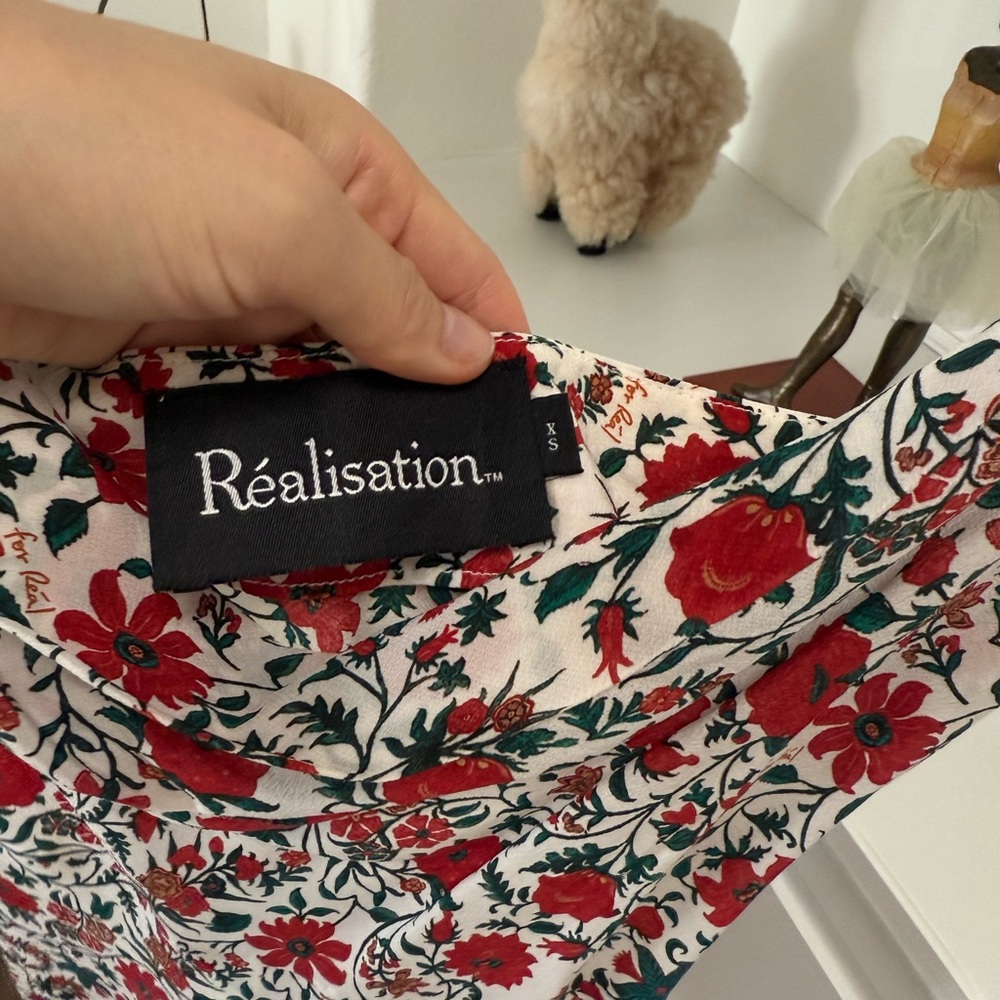 Realisation Par Floral Mini Dress in White and Red - Picture 3 of 6